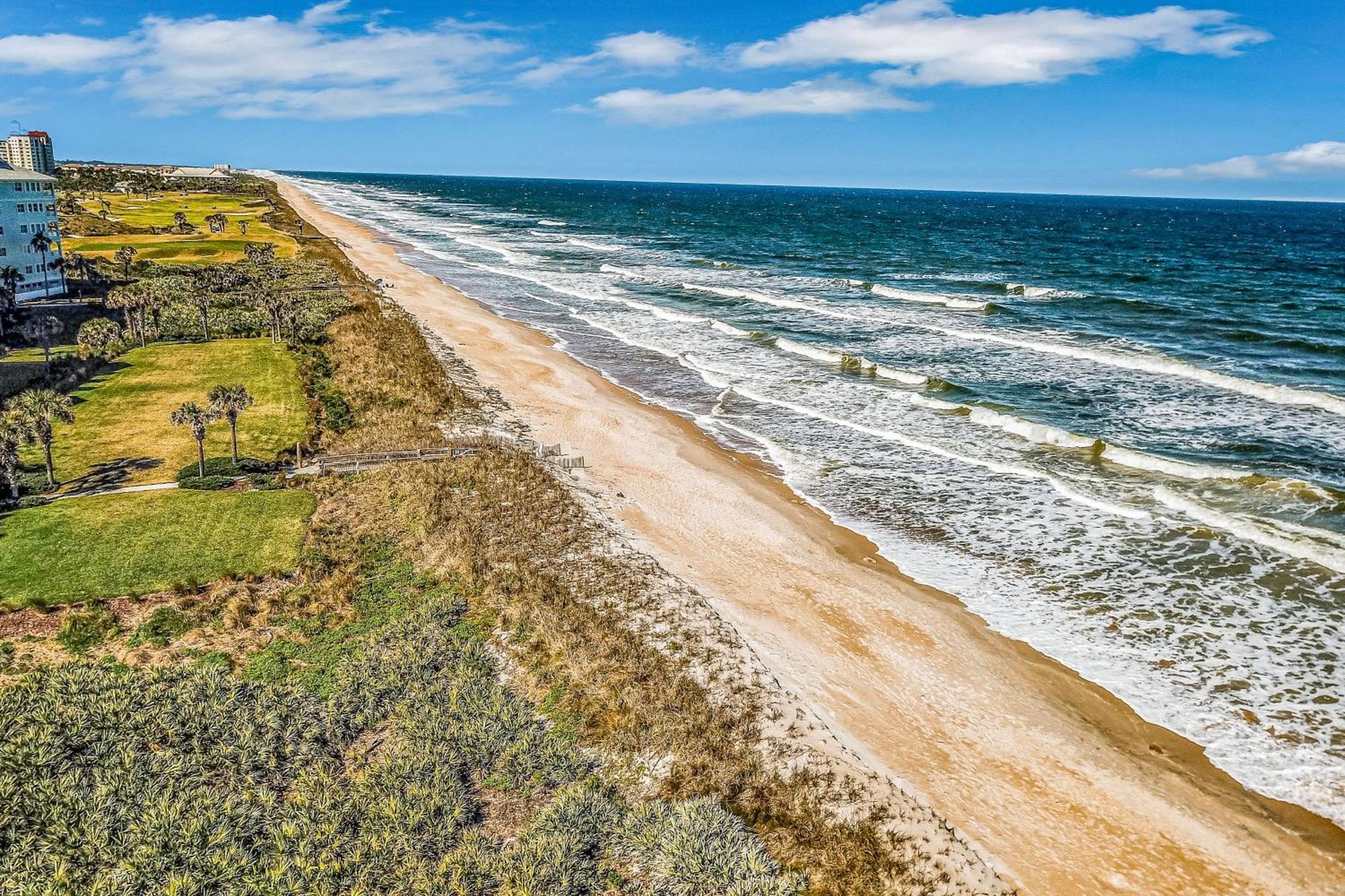 1000 Cinnamon Beach Палм Коуст Стая снимка